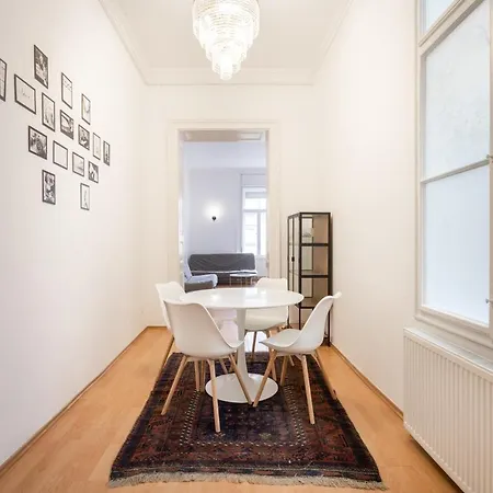 Megszunt - Erzsebet Krt 37 Apartment