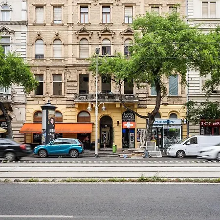Apartment Megszunt - Erzsebet Krt 37